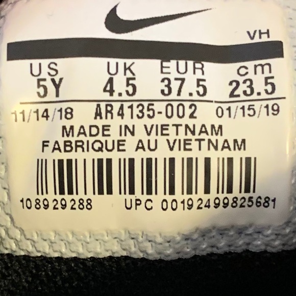 NIKE Running Shoes - Picture 4 of 4